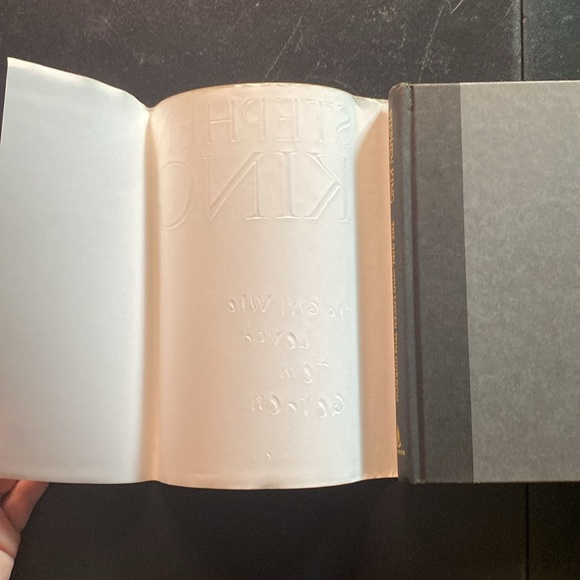 FIRST EDITION-RARE FIND Stephen King's The Girl Who Loved Tom Gordon - Picture 3 of 10